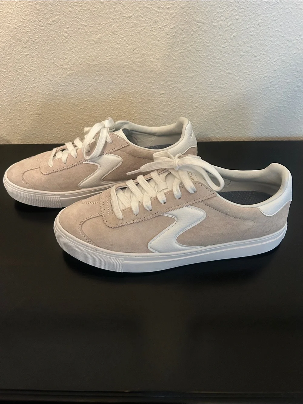 Skechers Arch Fit Legend Suede Court Sneakers Beige White Women’s Size‎ 8.5